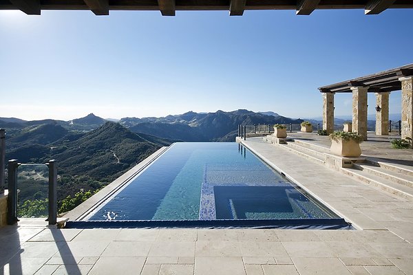 VILLA340 011 1024x1024 - ICON Locations | Malibu Rocky Oats