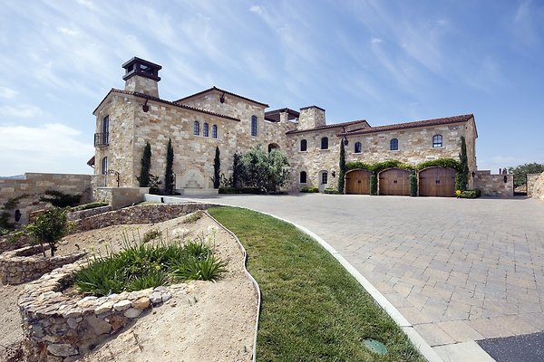 VILLA340 002 1024x1024 - ICON Locations | Malibu Rocky Oats