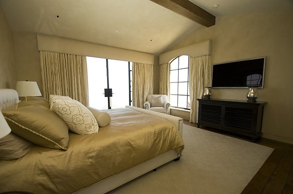 VILLA340 065 1024x1024 - ICON Locations | Malibu Rocky Oats