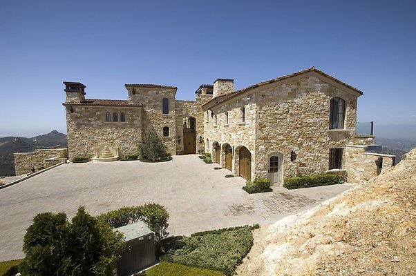 VILLA340 005 1024x1024 - ICON Locations | Malibu Rocky Oats