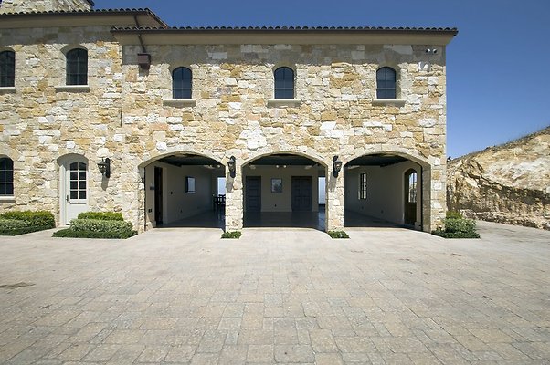 VILLA340 007 1024x1024 - ICON Locations | Malibu Rocky Oats