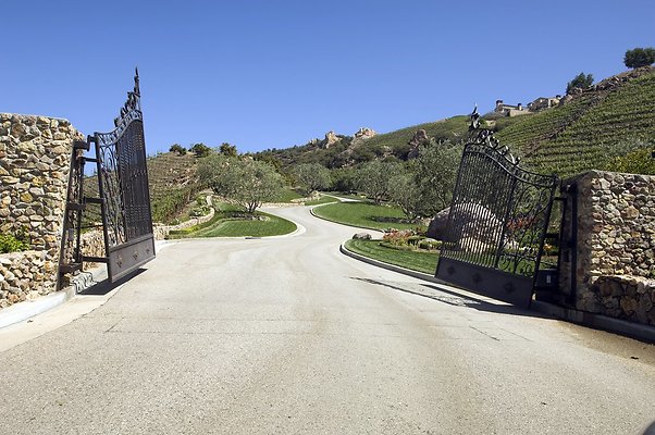 VILLA340 098 1024x1024 - ICON Locations | Malibu Rocky Oats