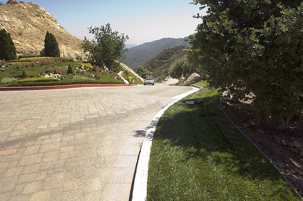 VILLA340 073 1024x1024 - ICON Locations | Malibu Rocky Oats