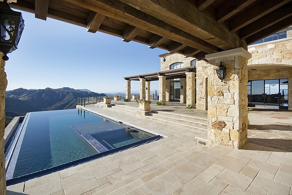 VILLA340 012 1024x1024 - ICON Locations | Malibu Rocky Oats