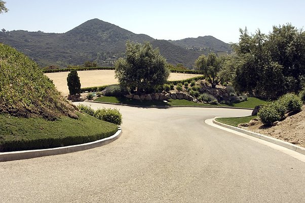 VILLA340 087 1024x1024 - ICON Locations | Malibu Rocky Oats