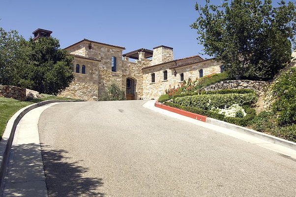 VILLA340 006 1024x1024 - ICON Locations | Malibu Rocky Oats