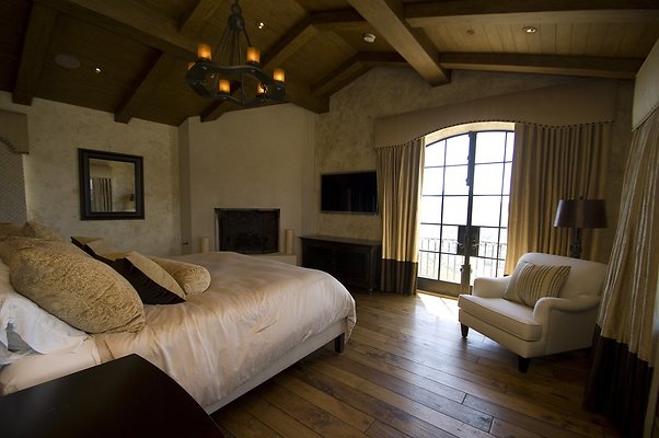 VILLA340 047 1024x1024 - ICON Locations | Malibu Rocky Oats