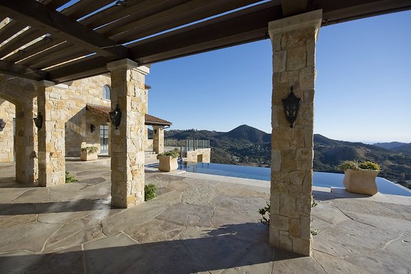 VILLA340 015 1024x1024 - ICON Locations | Malibu Rocky Oats