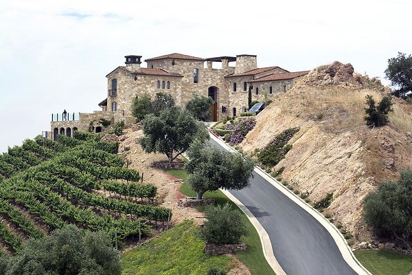 VILLA340 075 1024x1024 - ICON Locations | Malibu Rocky Oats