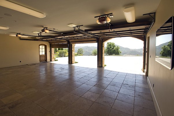 VILLA340 067 1024x1024 - ICON Locations | Malibu Rocky Oats