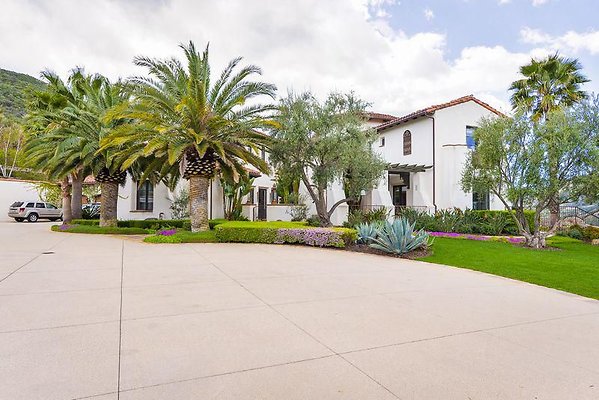 Christiana&apos;s Malibu Beach Hm #1 ( WaterView Cheat- Agoura Hills)