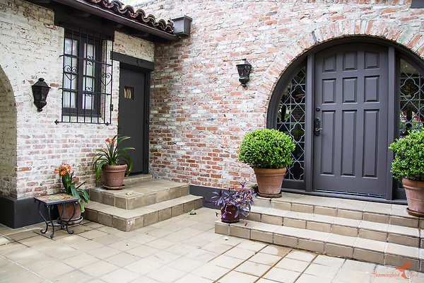 Sitting Bull 25 Kitchen Entrance