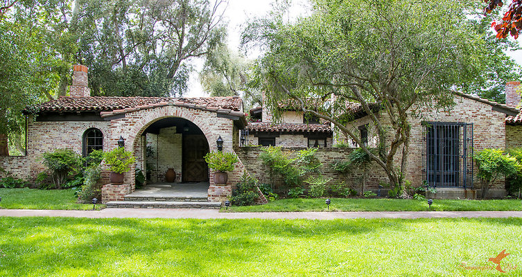 Sitting Bull 14 Front Exterior