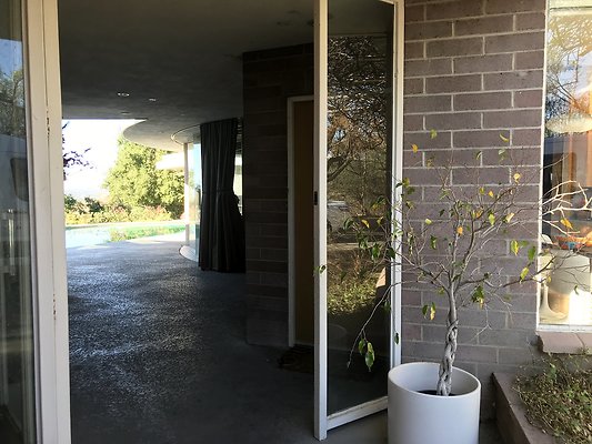 HatherallHouse 2017-12-21 STST 003