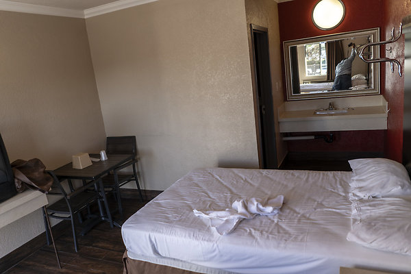 Paradise Motel20180917JH010 Paradise Motel20180917JH010