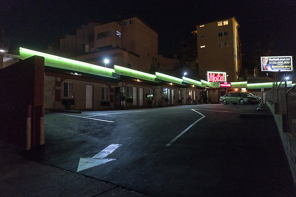 Paradise Motel Night20180914JH005 Paradise Motel Night20180914JH005