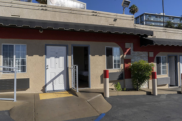 Paradise Motel20180917JH005 Paradise Motel20180917JH005