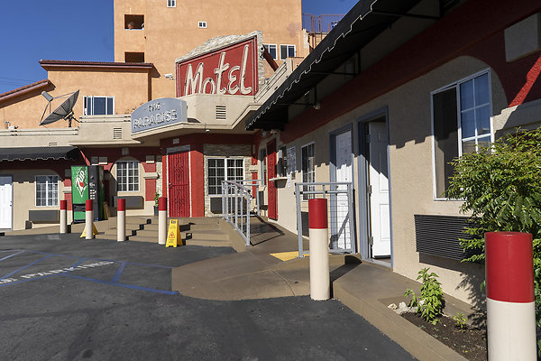 Paradise Motel20180917JH004 Paradise Motel20180917JH004