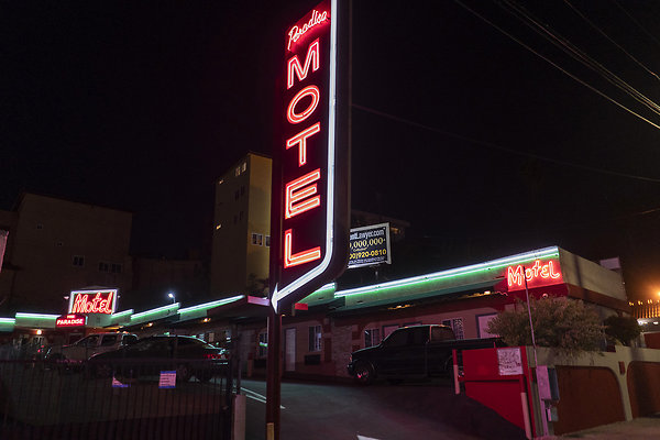 Paradise Motel Night20180914JH001 Paradise Motel Night20180914JH001