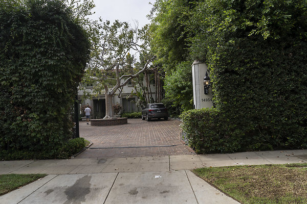 Corona Del Mar (Creatives Scout)