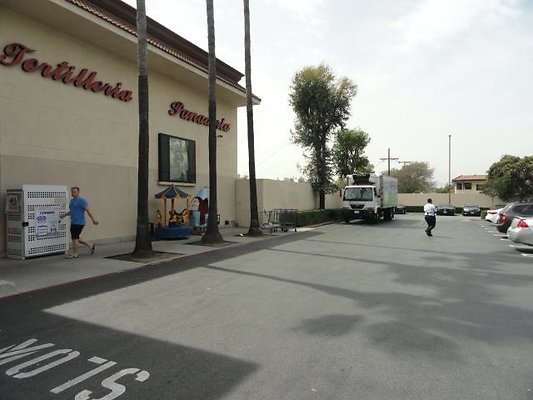 DSC04701 - POV Westward Reverse \(from Center Driveway\) DSC04701 - POV Westward Reverse \(from Center Driveway\)