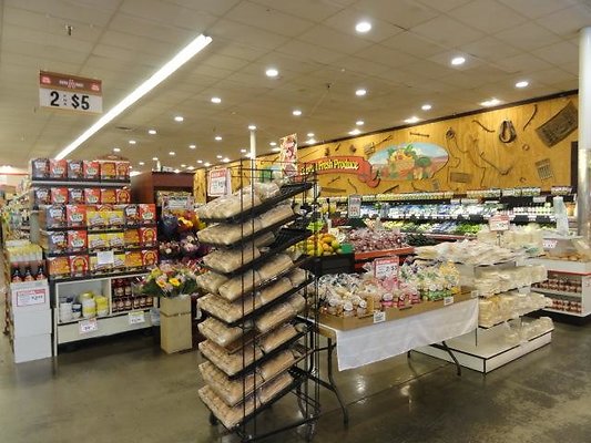 DSC04712 - All Temporary Displays \(Approach to Condiment Aisle\) DSC04712 - All Temporary Displays \(Approach to Condiment Aisle\)