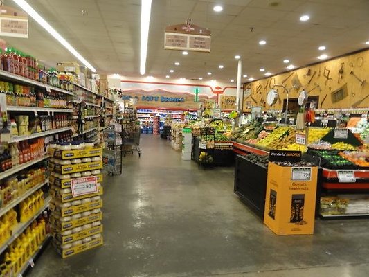 DSC04705 - Top od Condiment Aisle \(Black Bins to right Temporary\)